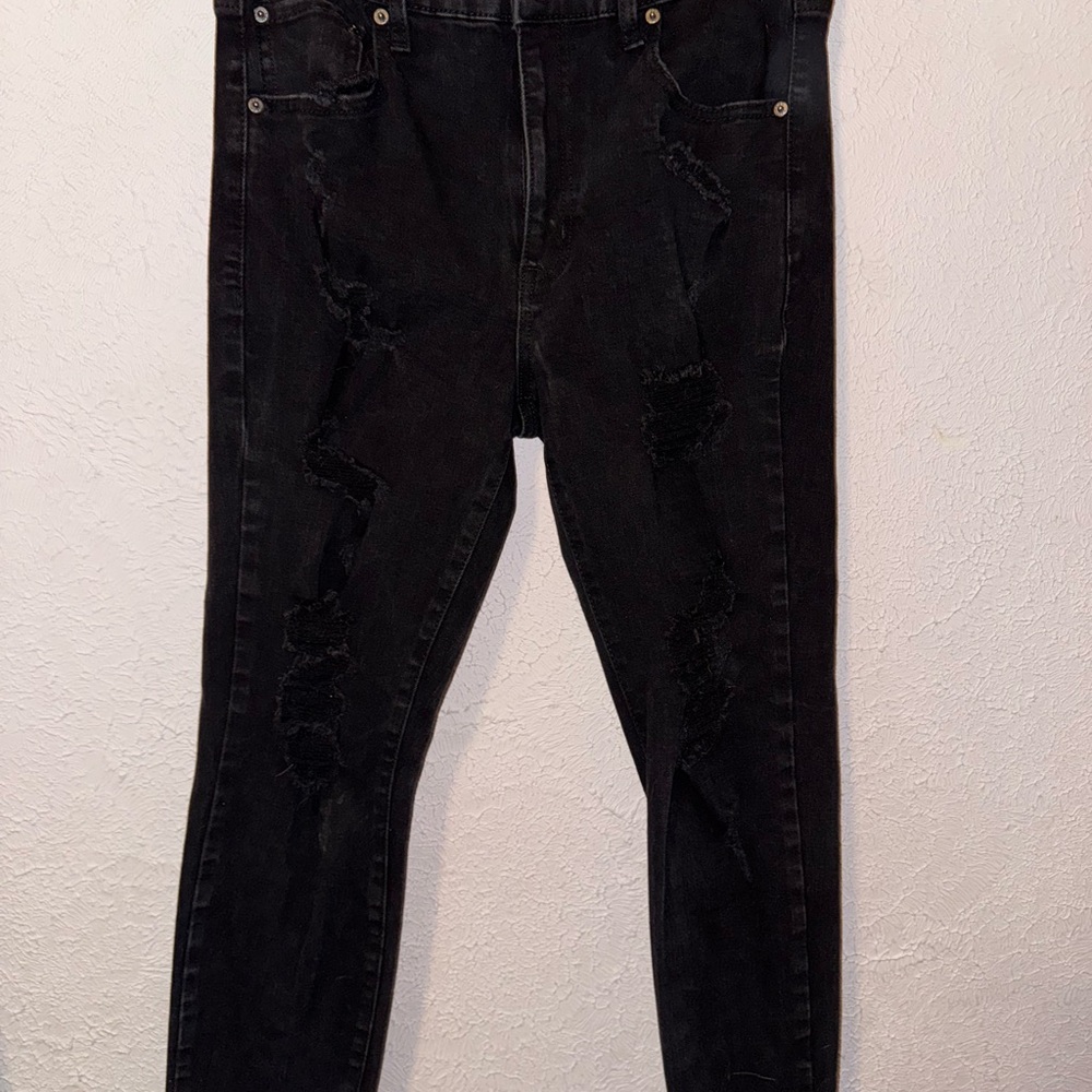 Women’s Black Distressed Jeans